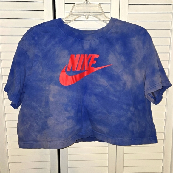 Nike Tops - Nike Women's L Acid Wash Cropped Tee